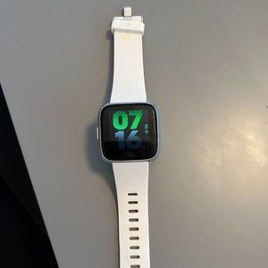 Fitbit Versa Lite with Charger
